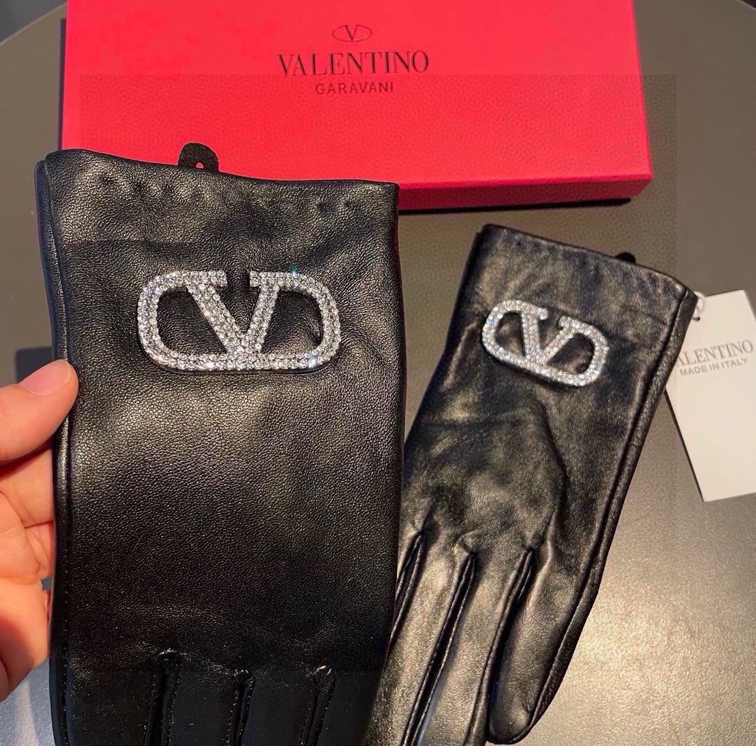 Valentino Gloves