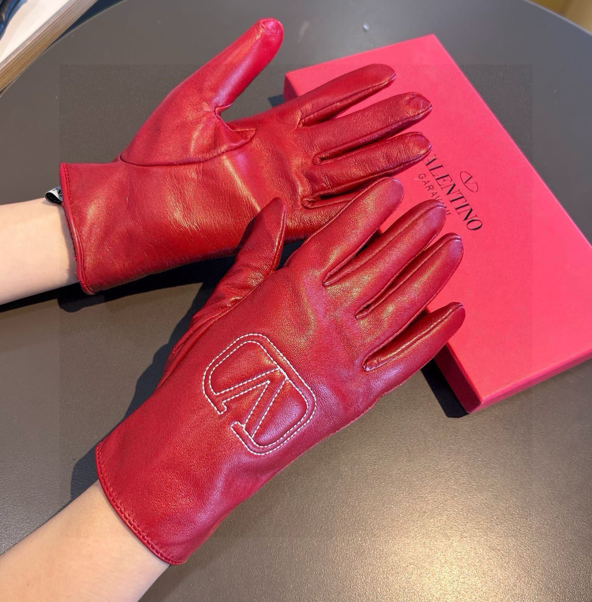 Valentino Gloves