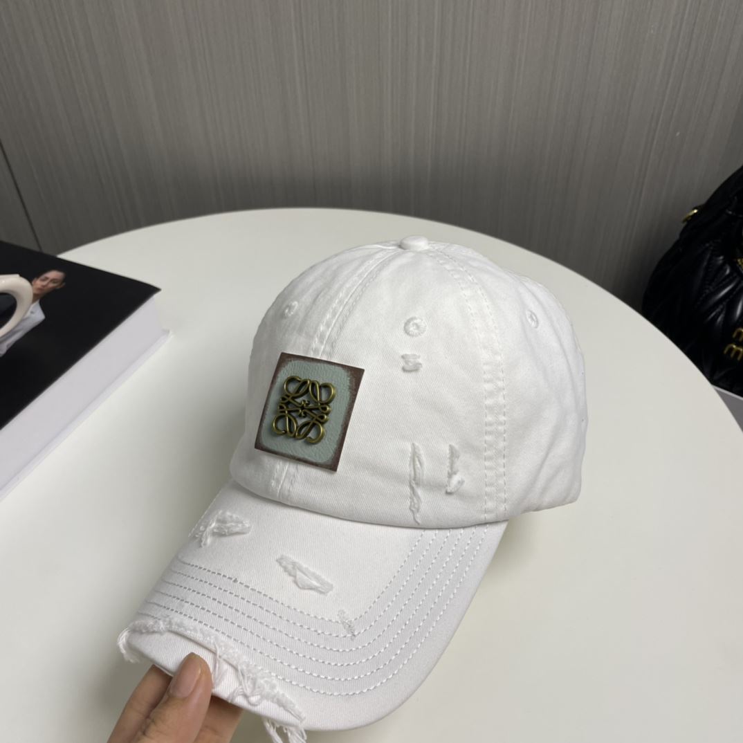 Loewe Caps