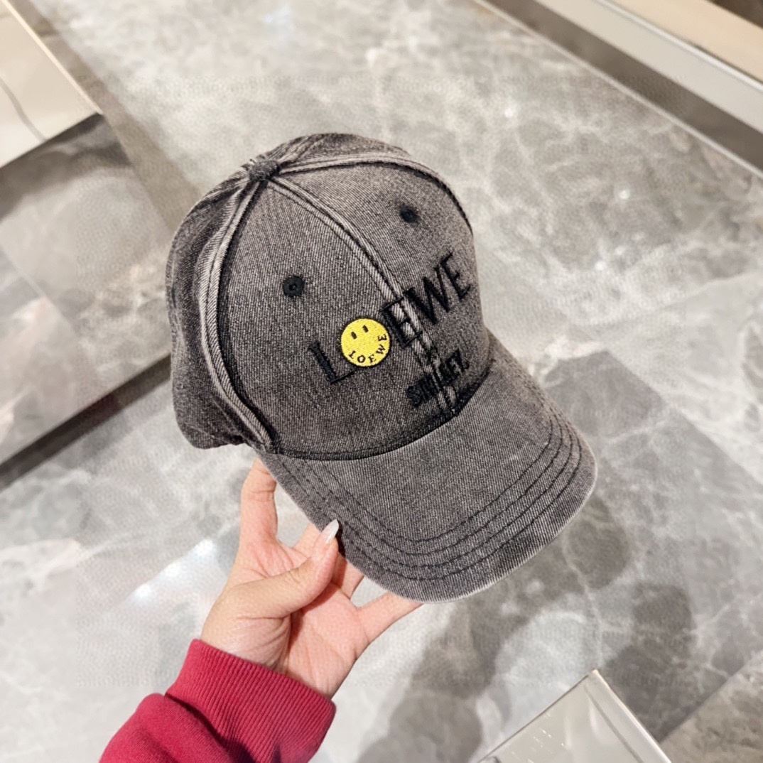 Loewe Caps