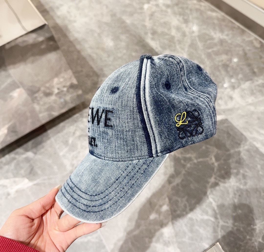 Loewe Caps