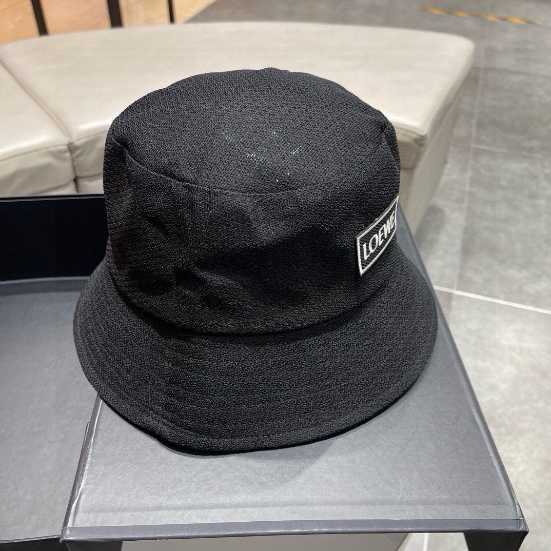 Loewe Caps