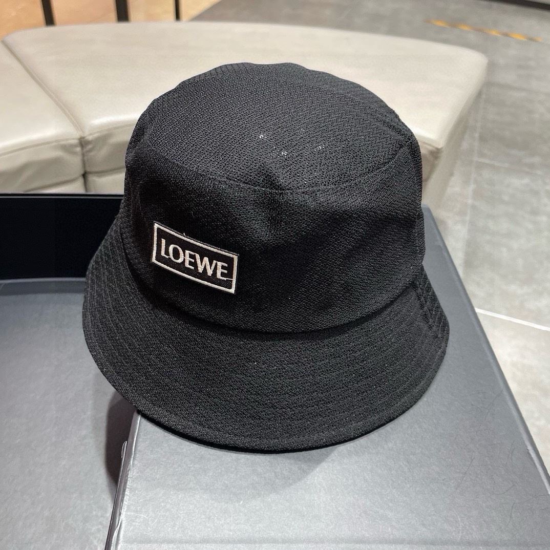 Loewe Caps