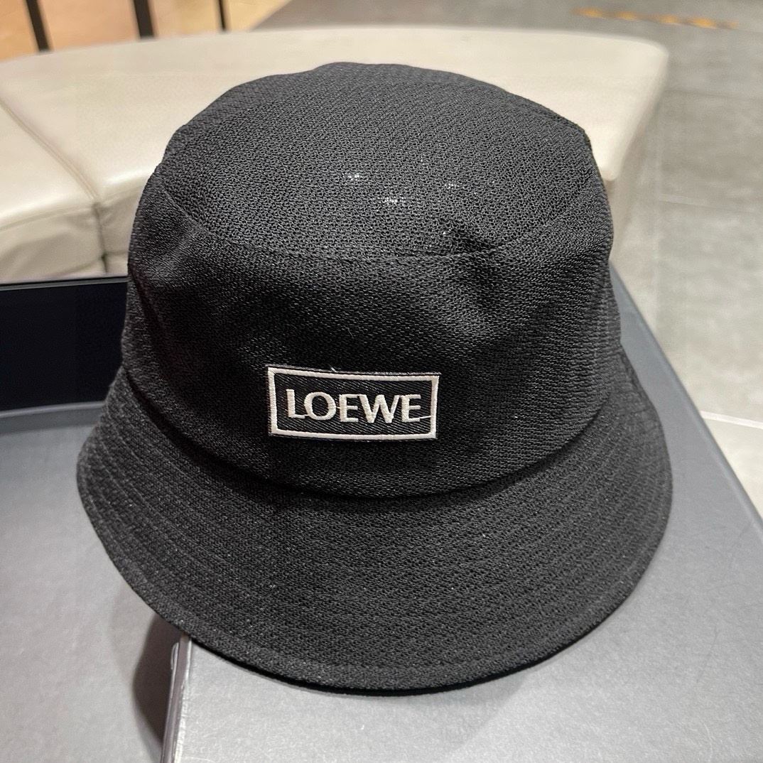 Loewe Caps