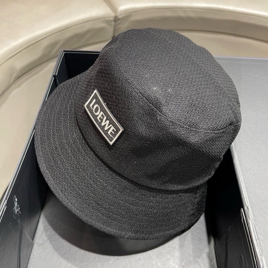 Loewe Caps