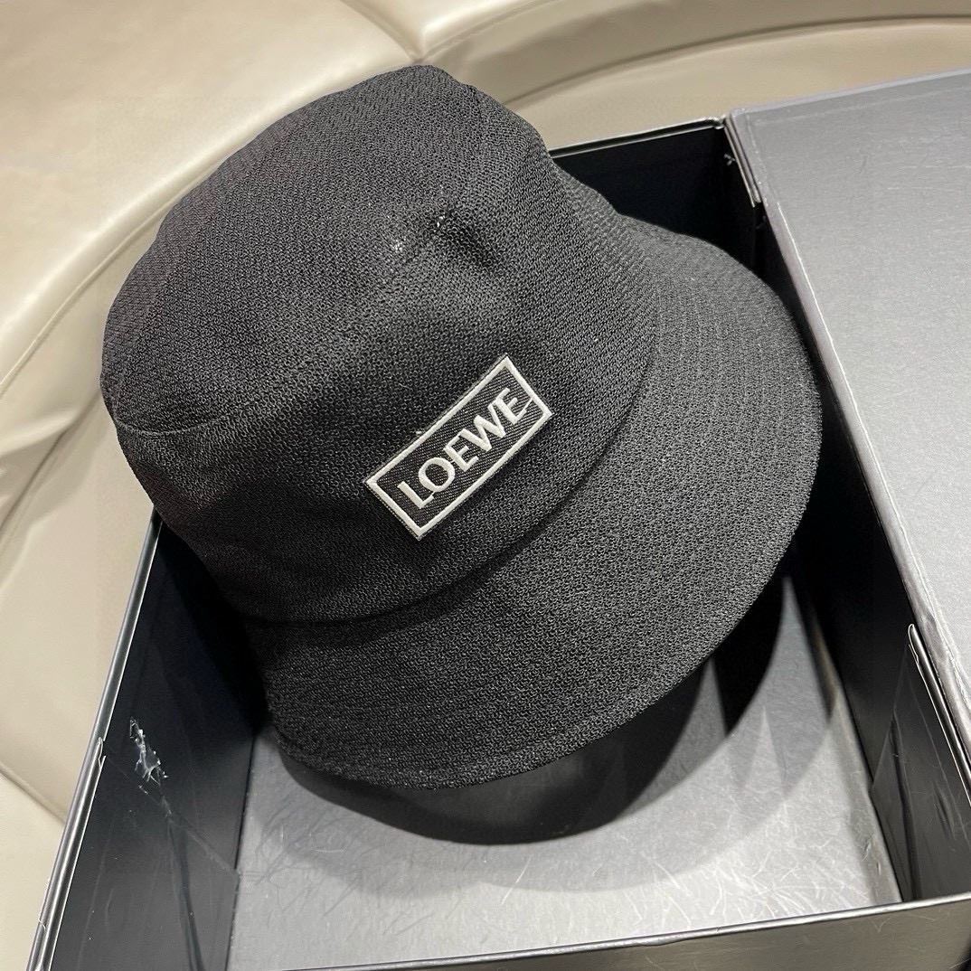 Loewe Caps