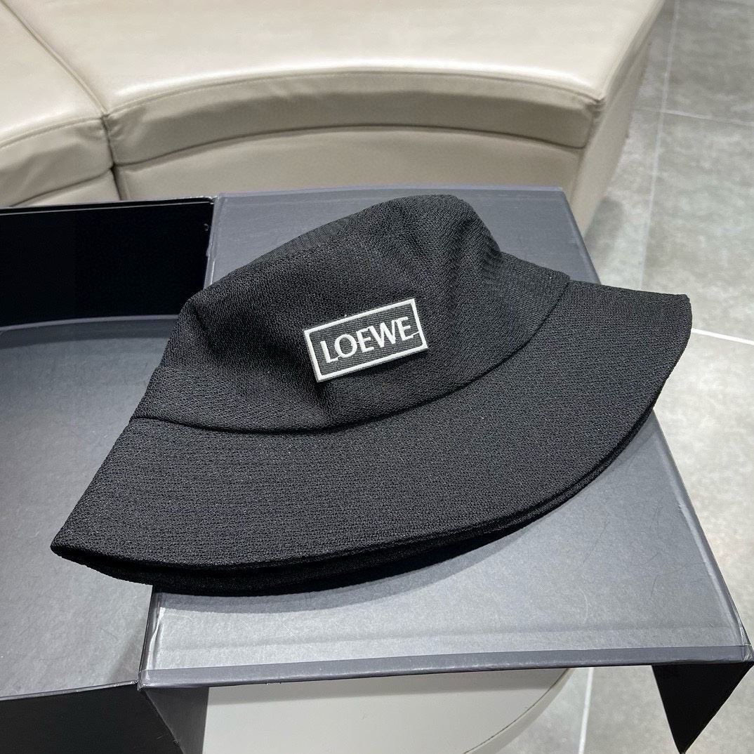 Loewe Caps