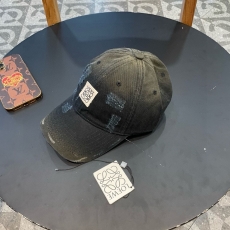 Loewe Caps