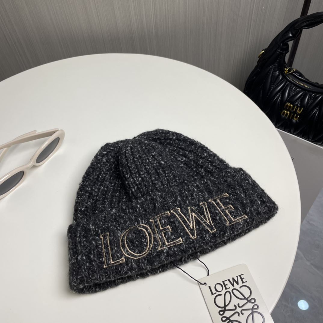 Loewe Caps