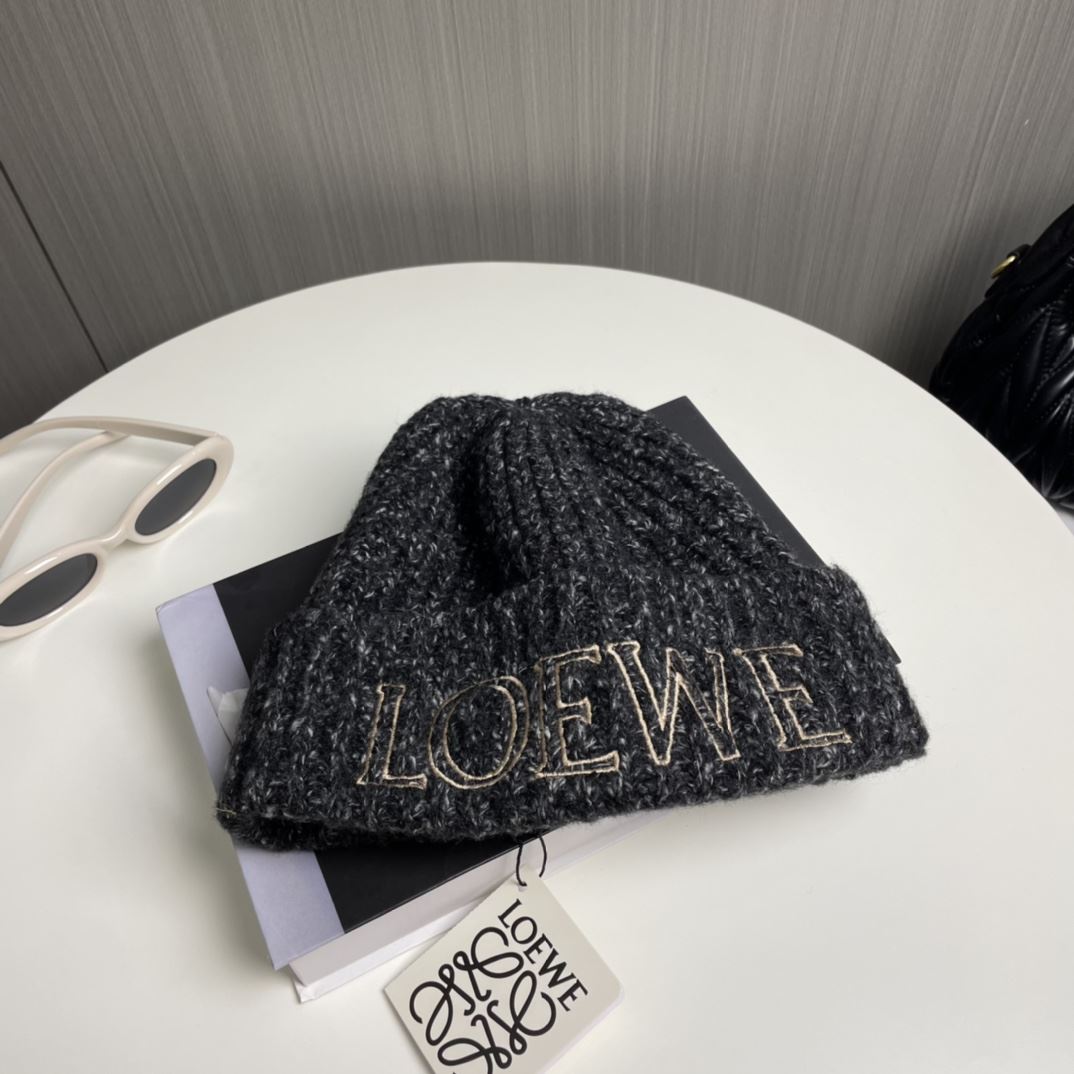 Loewe Caps