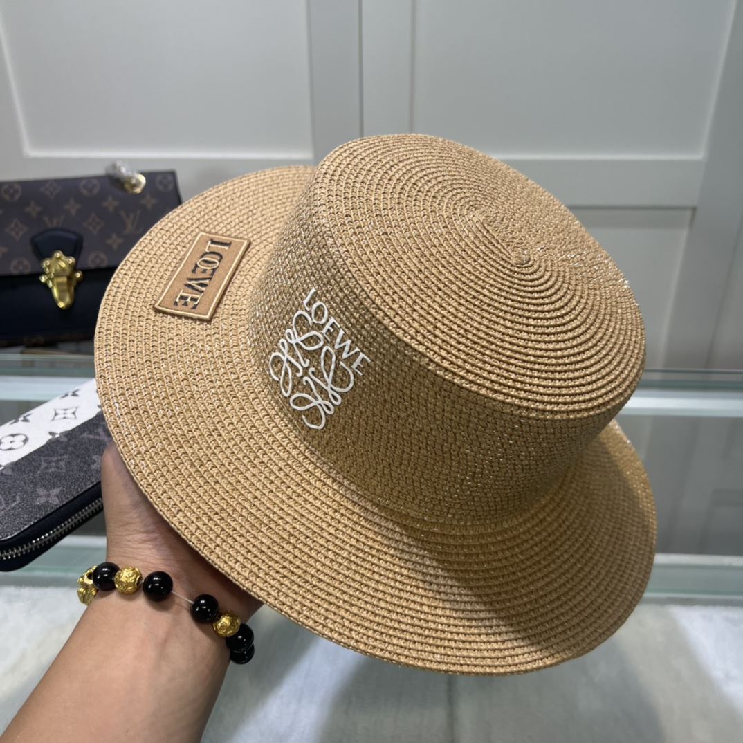 Loewe Caps