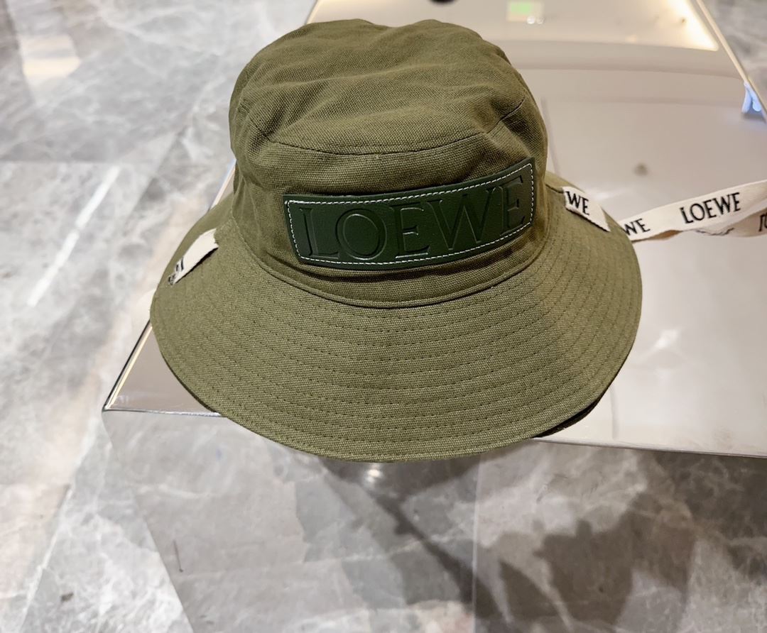 Loewe Caps