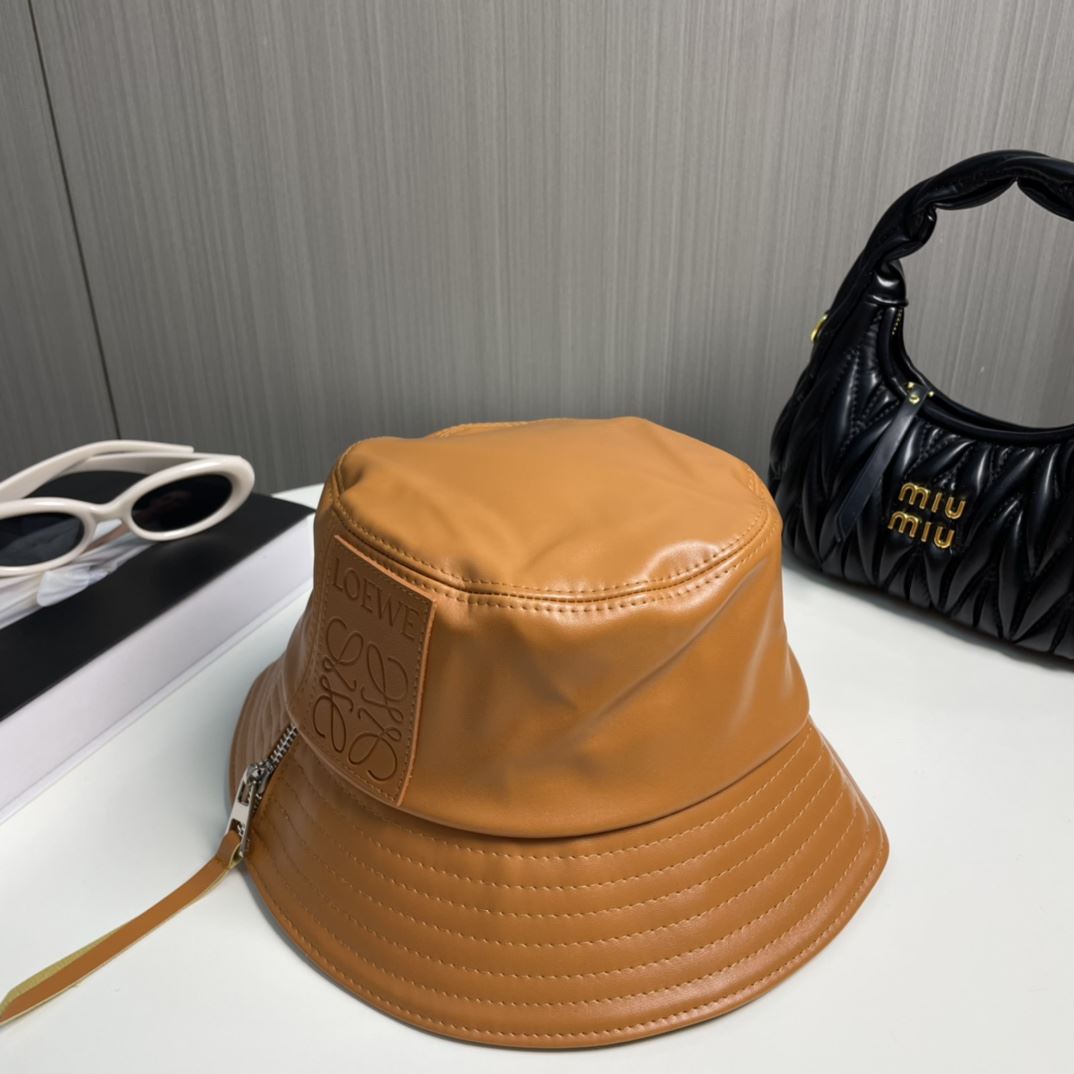 Loewe Caps