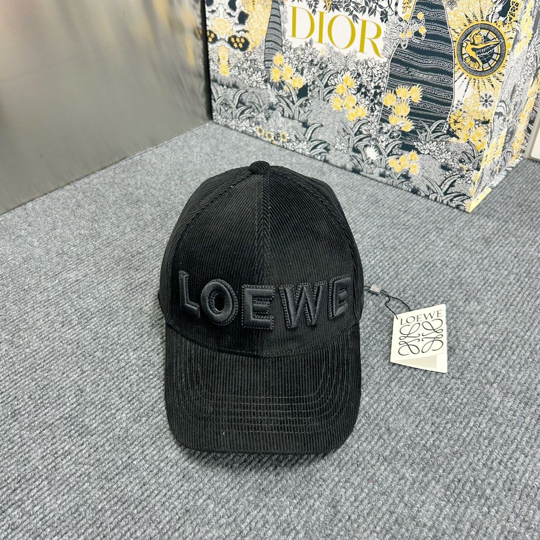 Loewe Caps