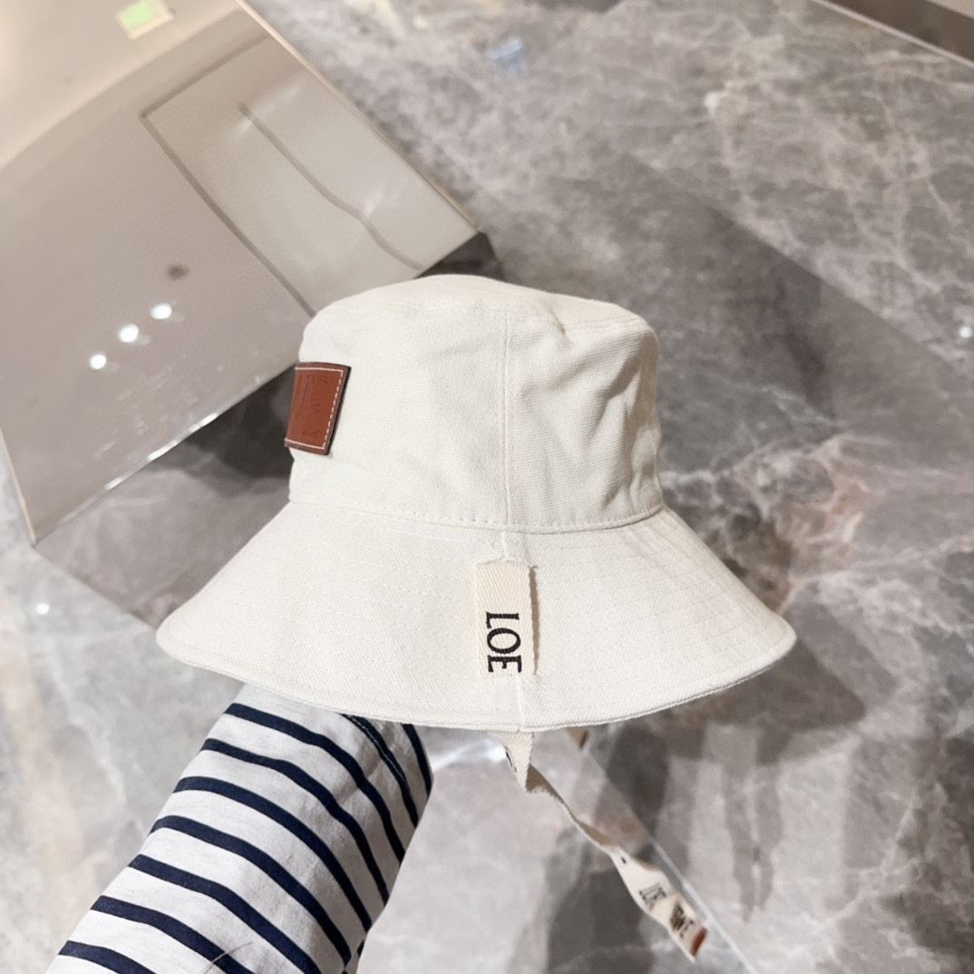 Loewe Caps