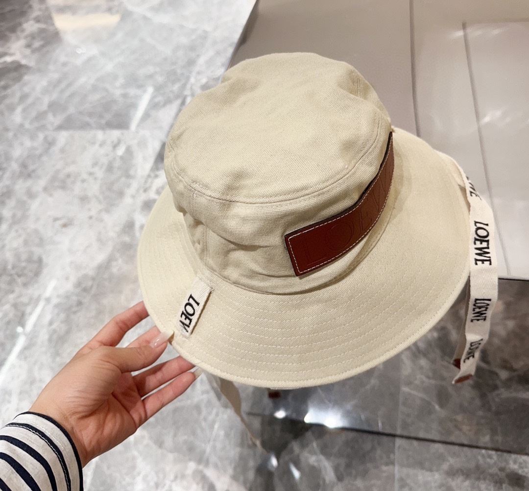 Loewe Caps