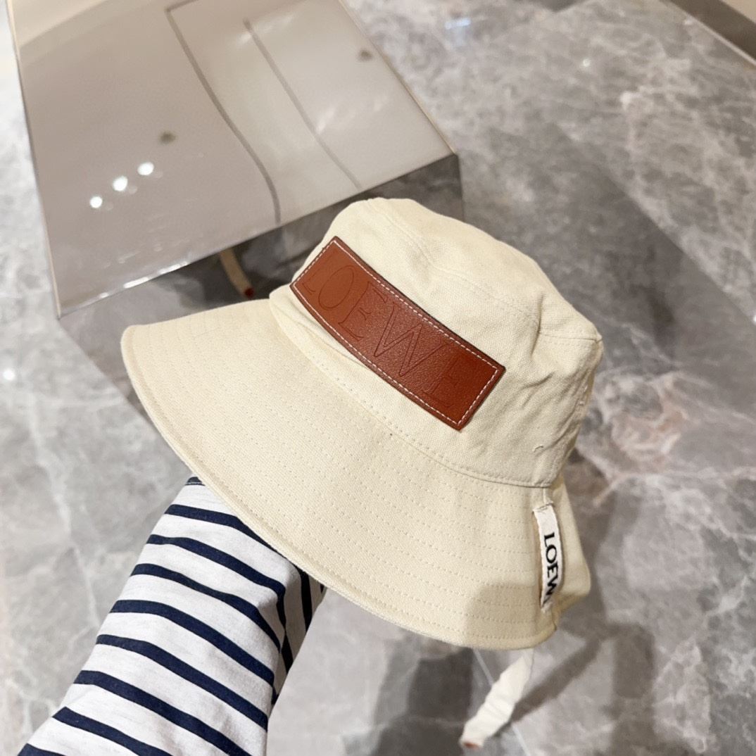 Loewe Caps