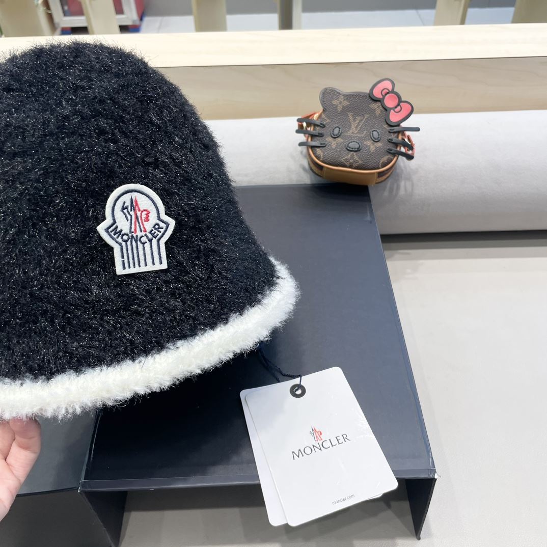 Moncler Caps