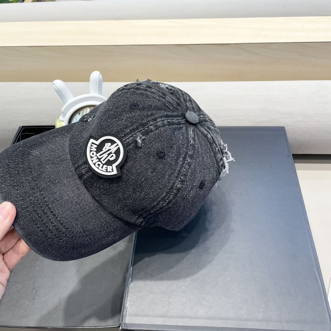 Moncler Caps