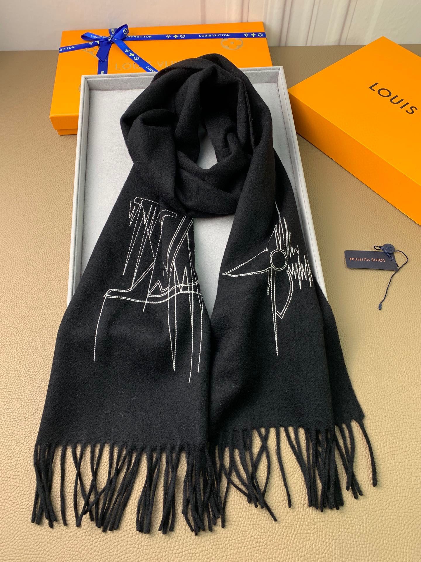 Valentino Scarf